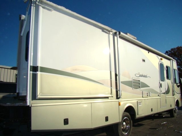 2004 SOUTHWIND 32V BY FLEETWOOD PARTS-SELL WHOLE OR PART OUT  RV Exterior Body Panels 