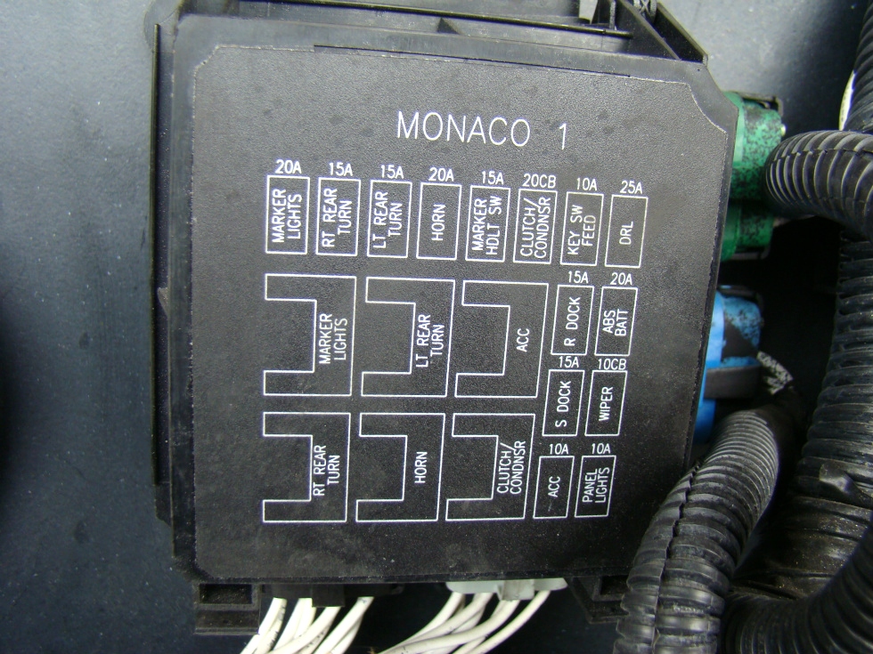 USED RV MOTORHOME PARTS  - 2002 SANTIAM BEAVER MOTORHOME SALVAGE PARTS RV Exterior Body Panels 