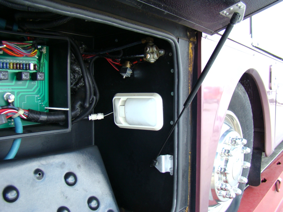 USED MOTORHOME PARTS / RV SALVAGE YARD - 2000 HOLIDAY RAMBLER ENDEAVER RV Exterior Body Panels 