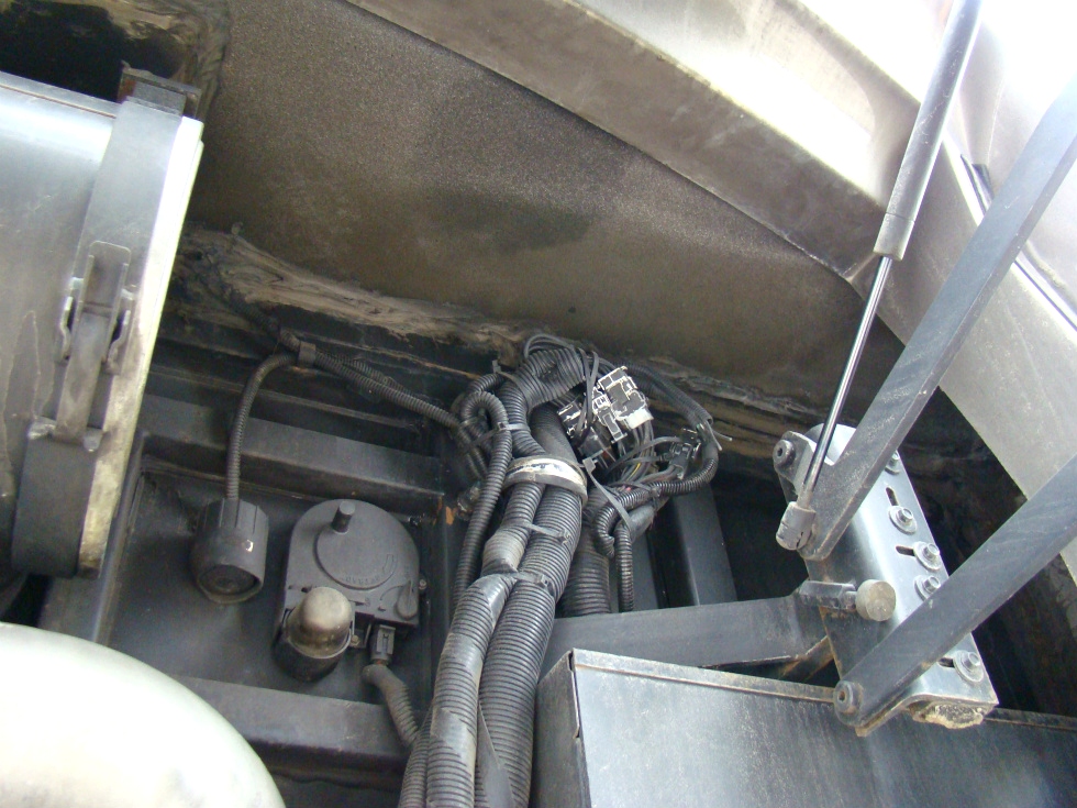 BEAVER PATRIOT THUNDER PARTS DEALER USED 2006 BEAVER MOTORHOME RV Exterior Body Panels 