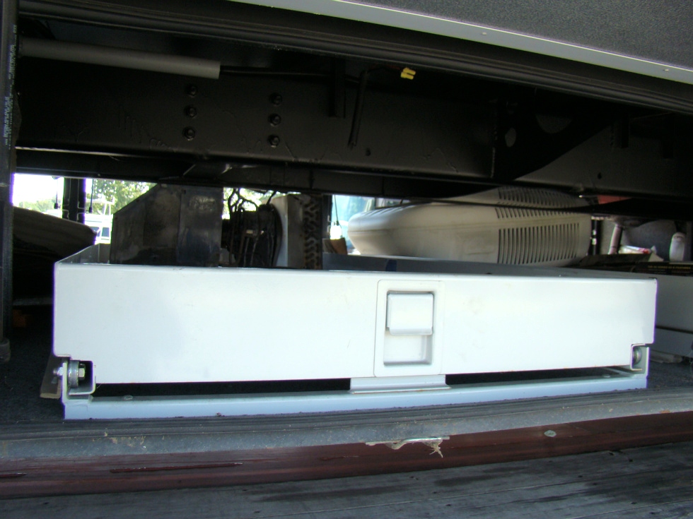 TIFFIN PHAETON MOTORHOME PARTS - VISONE RV SALVAGE RV Exterior Body Panels 