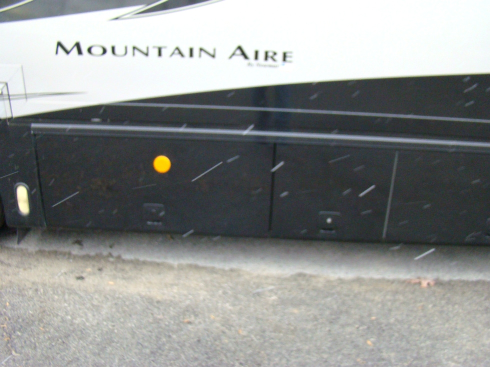 NEWMAR PARTS DEALER - RV SALVAGE 2000 NEWMAR MOUNTAIN AIRE RV Exterior Body Panels 