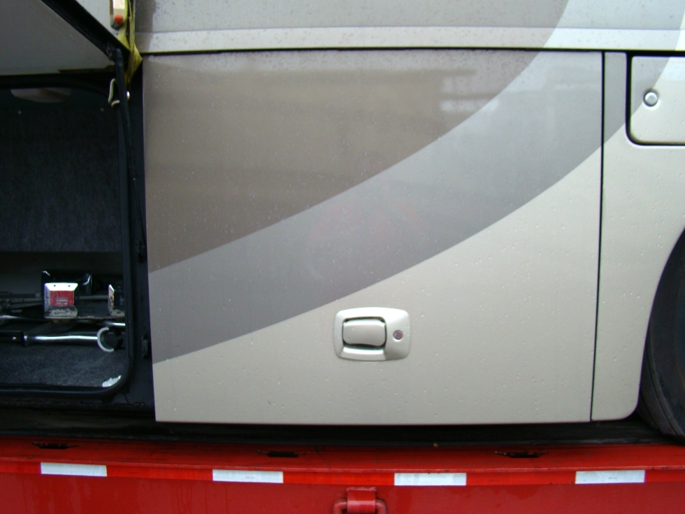 USED 2006 WINNEBAGO TOUR PARTS FOR SALE RV Exterior Body Panels 