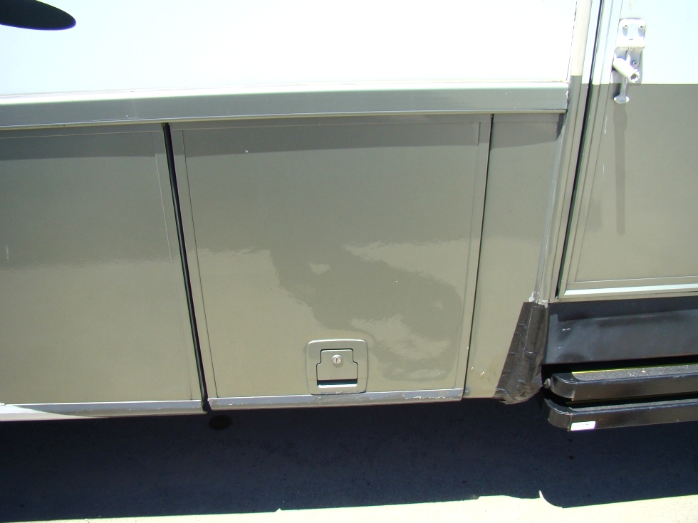 USED RV - MOTORHOME PARTS 2004 NEWMAR SCOTTSDALE  RV Exterior Body Panels 