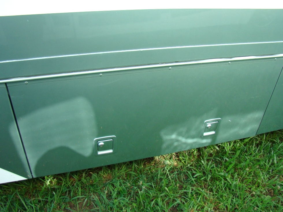 USED 2000 MONACO WINDSOR PARTS FOR SALE  RV Exterior Body Panels 