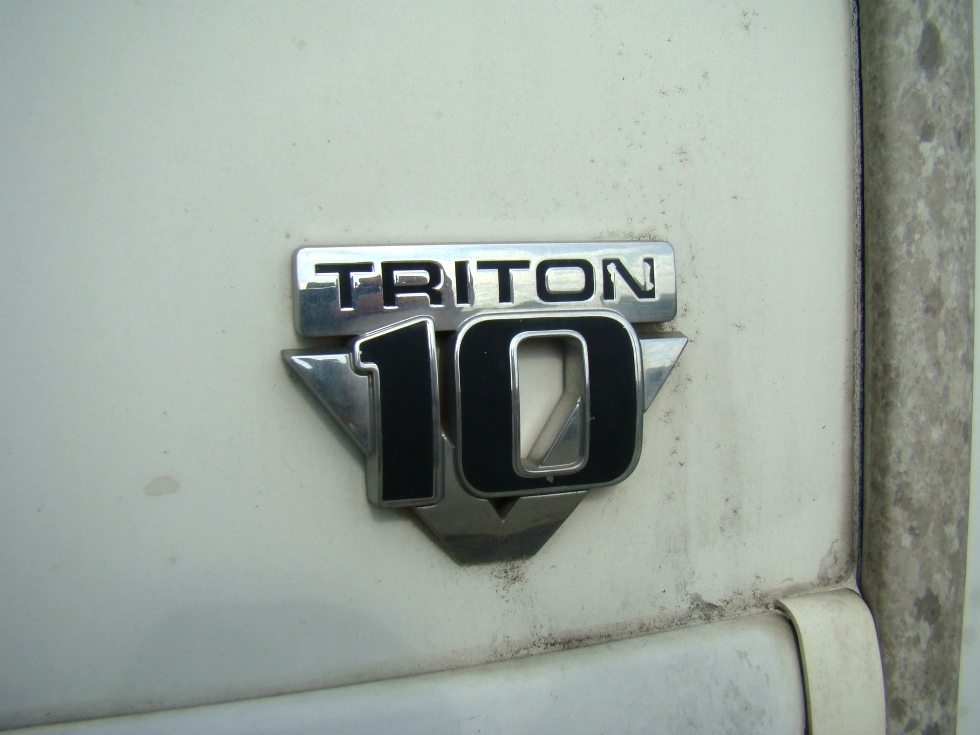 2010 DAMON OUTLAW MOTORHOME PARTS - TOY HAULER  RV Exterior Body Panels 