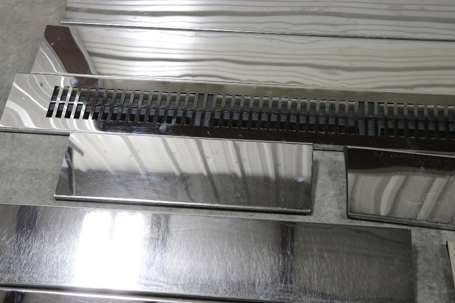 USED CUSTOM POLISHED STAINLESS RUB RAILS FOR PREVOST BUS FOR SALE RV Exterior Body Panels 