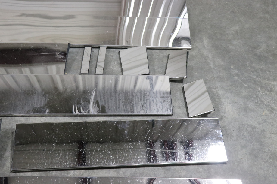 USED CUSTOM POLISHED STAINLESS RUB RAILS FOR PREVOST BUS FOR SALE RV Exterior Body Panels 