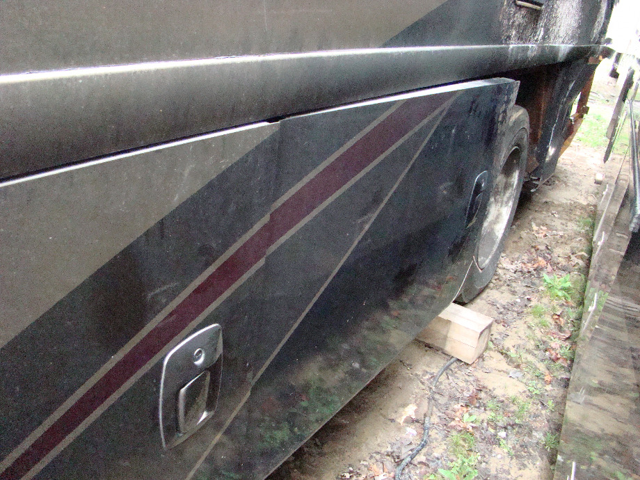 2005 MANDALAY MOTORHOME USED RV PARTS - VISONE RV RV Exterior Body Panels 