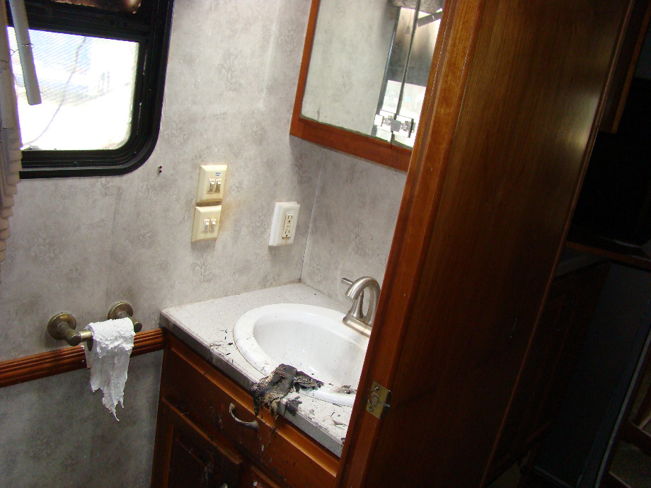 2004 NEWMAR DUTCH STAR MOTORHOME SALVAGE USED PARTS FOR SALE VISONE RV RV Exterior Body Panels 