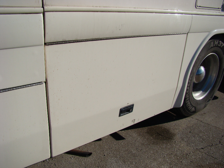 USED 2000 COUNTRY COACH INTRIGUE RV Exterior Body Panels 