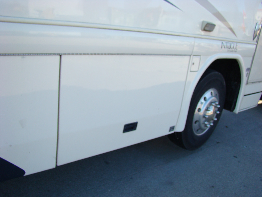 USED 2000 COUNTRY COACH INTRIGUE RV Exterior Body Panels 