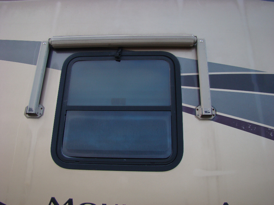USED RV - MOTORHOME PARTS 2006 NEWMAR MOUNTAIN AIRE RV Exterior Body Panels 