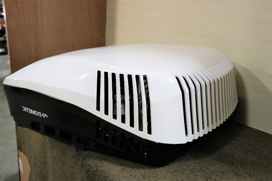 15,000 BTU HEAT PUMP RV AIR CONDITIONER SYSTEM DOMETIC BLIZZARD NXT FOR SALE RV Appliances 