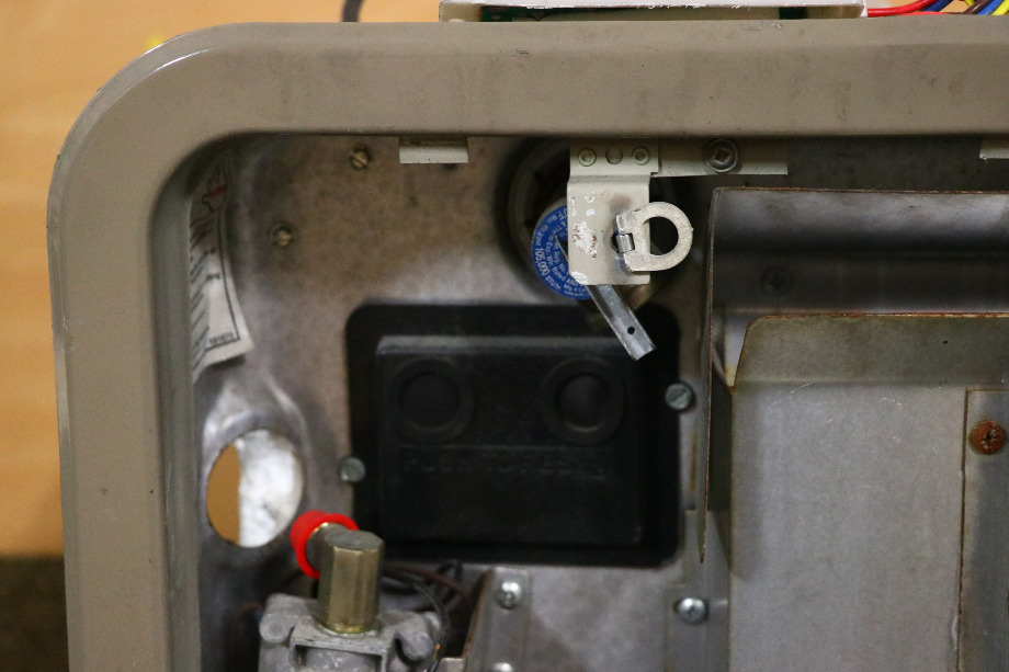 RV Appliances USED RV SUBURBAN SW6DE 6 GALLON WATER HEATER FOR SALE RV