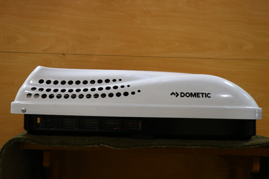 DOMETIC PENGUIN II 13.5 BTU AIR CONDITIONER 640315CXX1C0 FOR SALE RV Appliances 