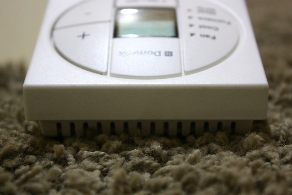 RV Interiors USED RV DOMETIC 3313197.000 LCD SINGLE ZONE THERMOSTAT FOR