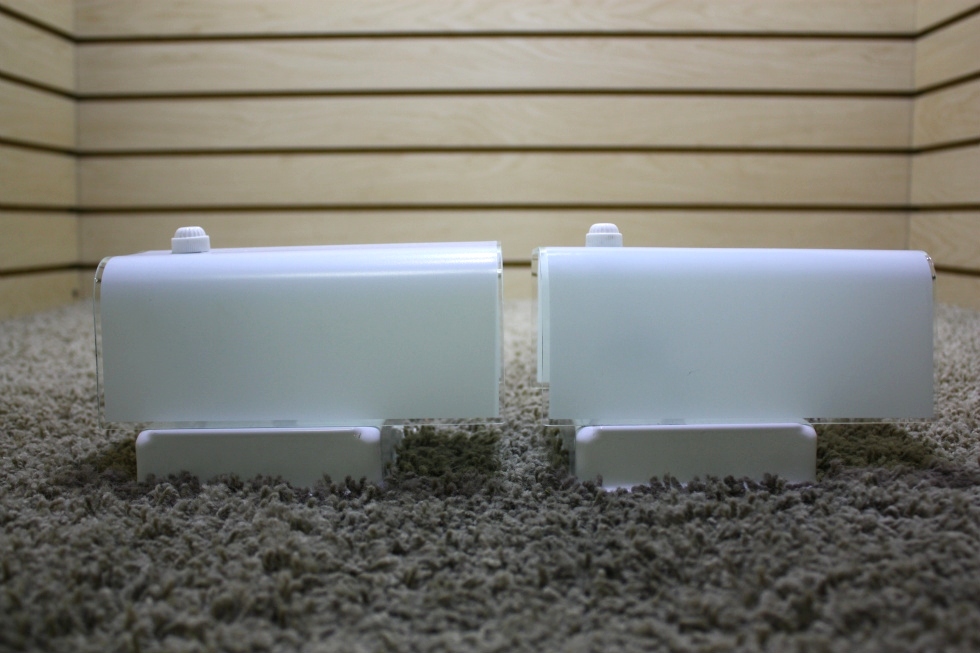 USED MOTORHOME SET OF 2 WHITE WALL SCONCE LIGHT FIXTURES FOR SALE RV Interiors 