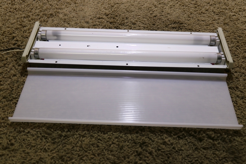 USED MOTORHOME THIN-LITE LIGHT FIXTURE MODEL: 746NS FOR SALE RV Interiors 