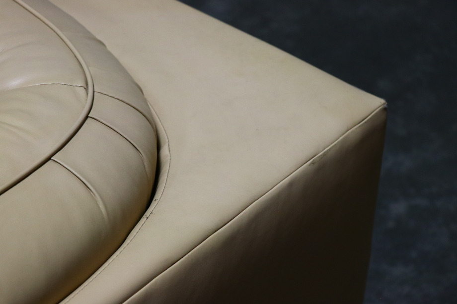 RV Furniture USED VILLA INTERNATIONAL TAN JLOUNGE SOFA RV FURNITURE