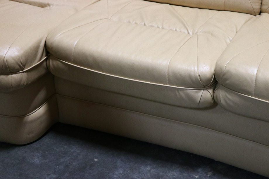RV Furniture USED VILLA INTERNATIONAL TAN JLOUNGE SOFA RV FURNITURE
