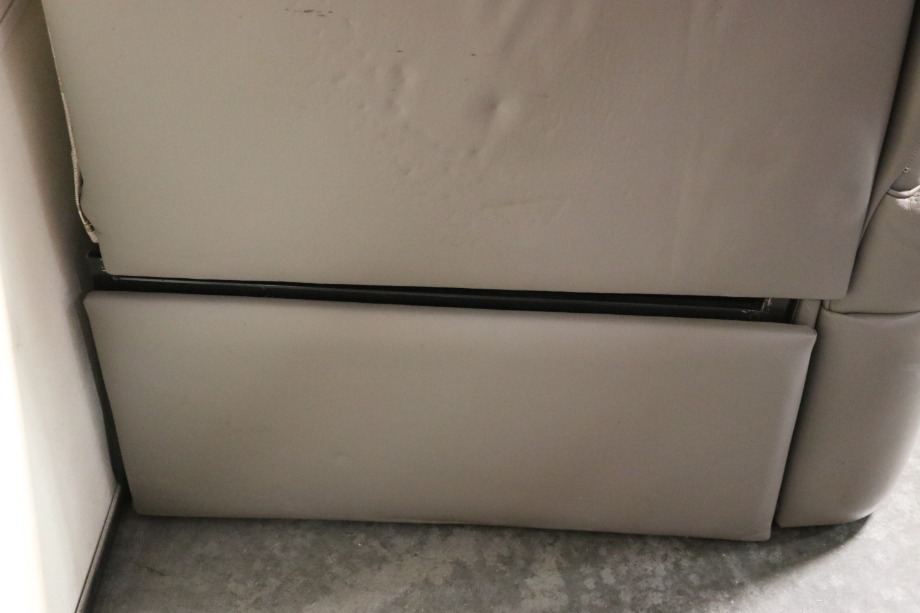 RV Furniture USED MOTORHOME GREY EXTENDABLE BOOTH WITH TABLE