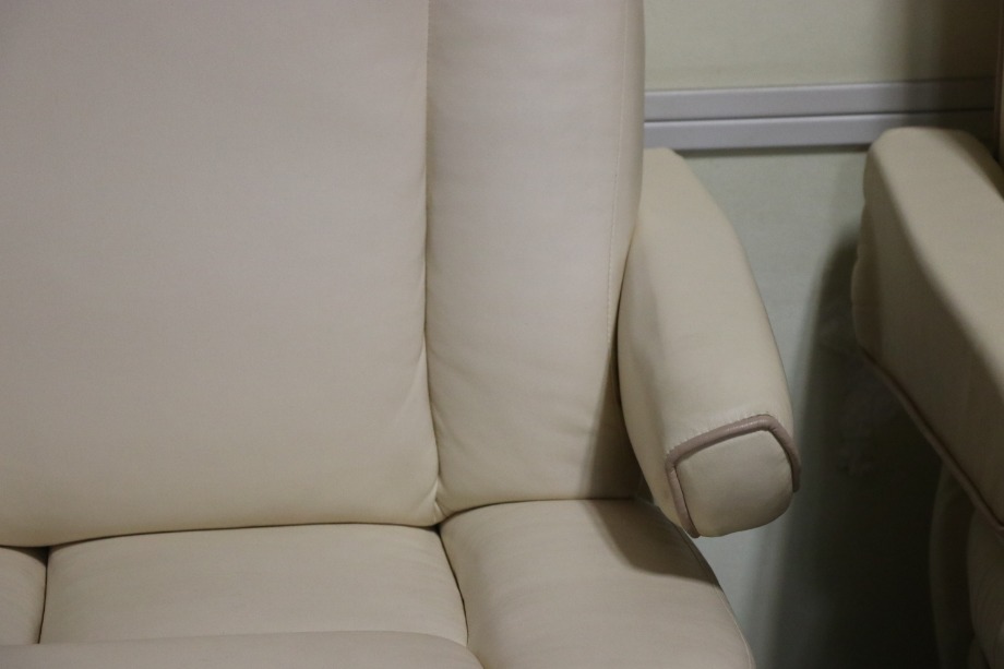 USED VINYL CAPTAIN CHAIR SET RV PARTS FOR SALE RV Furniture 