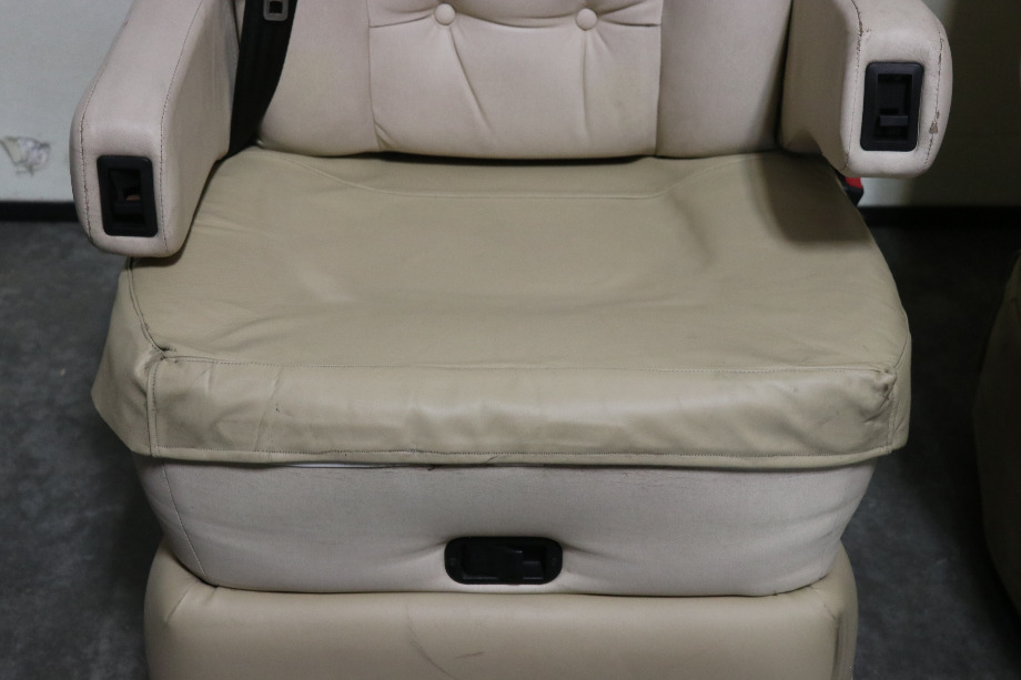 RV Furniture USED TIFFIN FLEXSTEEL CAPTAIN CHAIR SET MOTORHOME