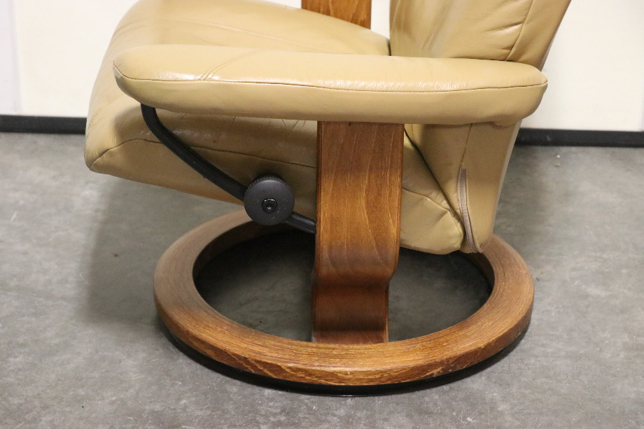 USED BROWN SWIVEL EURO CHAIR MOTORHOME FURNITURE FOR SALE RV Furniture 