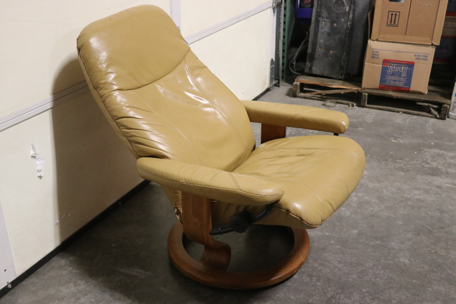 USED BROWN SWIVEL EURO CHAIR MOTORHOME FURNITURE FOR SALE RV Furniture 