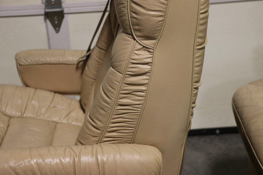 RV Furniture USED LEATHER MONACO CAPTAIN CHAIR SET RV/MOTORHOME