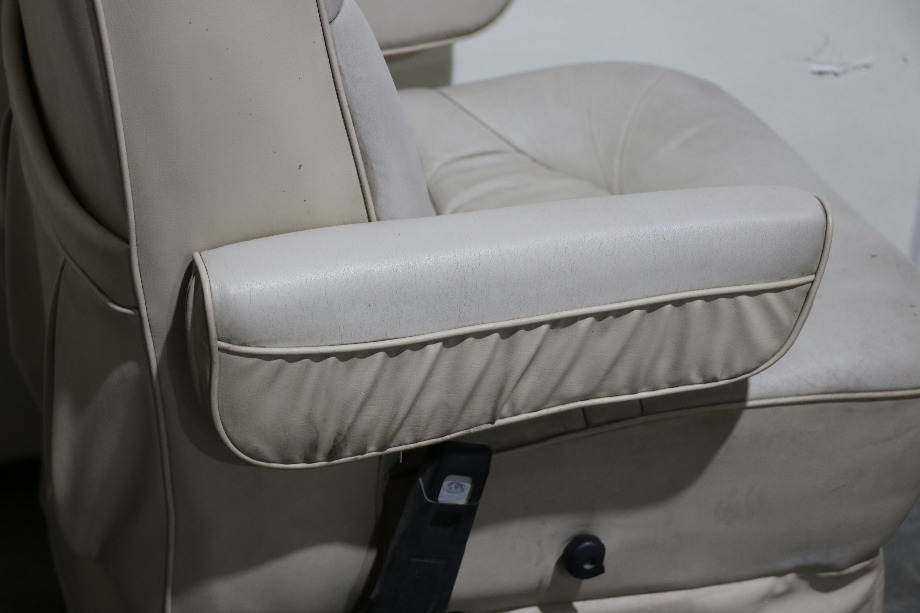 USED RV/MOTORHOME HI TECH KUSTOM CAPTAIN CHAIR SET FOR SALE RV Furniture 