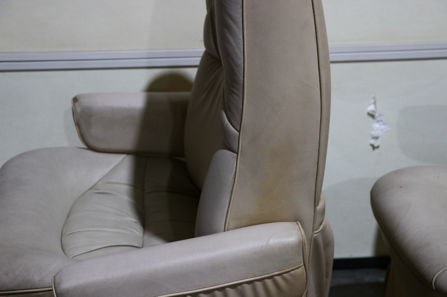 USED RV/MOTORHOME HI TECH KUSTOM CAPTAIN CHAIR SET FOR SALE RV Furniture 