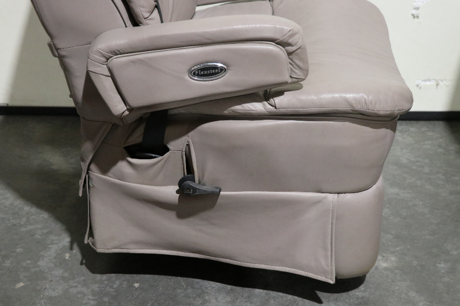 USED GRAY FLEXSTEEL CAPTAIN CHAIR SET MOTORHOME FURNITURE FOR SALE RV Furniture 