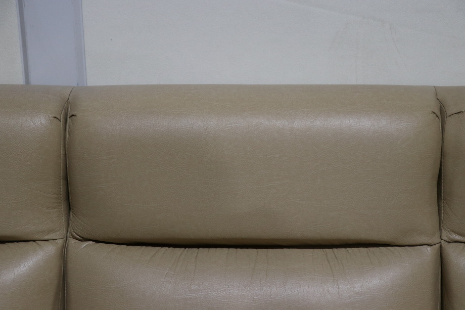USED J LOUNGE SLEEPER SOFA RV FURNITURE FOR SALE RV Furniture 