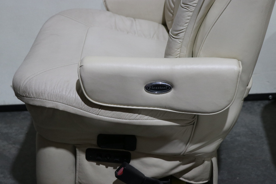 USED MOTORHOME FLEXSTEEL CAPTAIN CHAIR SET FOR SALE RV Furniture 
