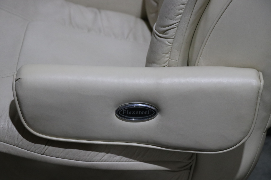 USED MOTORHOME FLEXSTEEL CAPTAIN CHAIR SET FOR SALE RV Furniture 